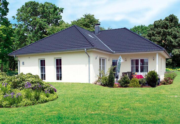 Winkelbungalow als Hausidee für individuelle Wohnwünsche
